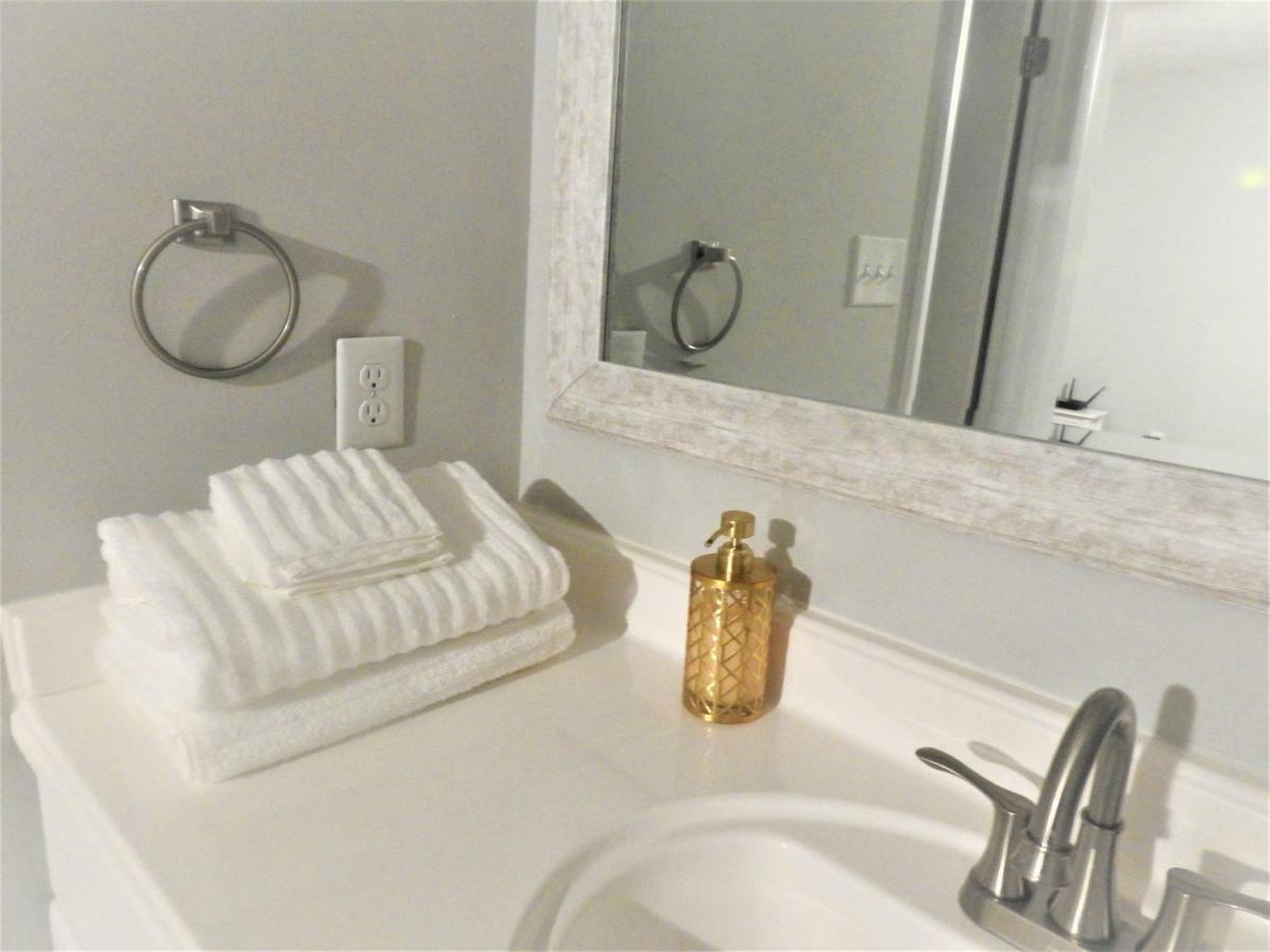 Cozy Cottage Feel, 5 Mins From Ft. Bragg Fayetteville Ngoại thất bức ảnh